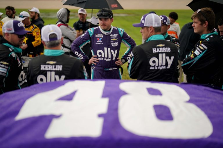 Battling vertigo, NASCAR driver Alex Bowman says ‘I’m as close to 100% as I’m going to get’
