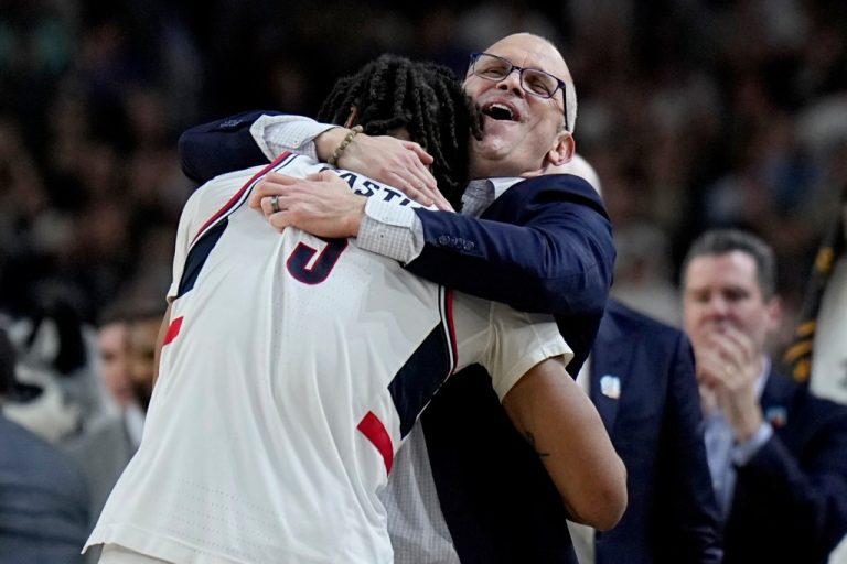 No doubt on who Hurley’s rooting for in NBA Finals