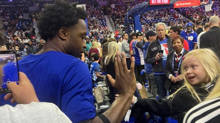 New York Knicks’ OG Anunoby shares special bond with young fan