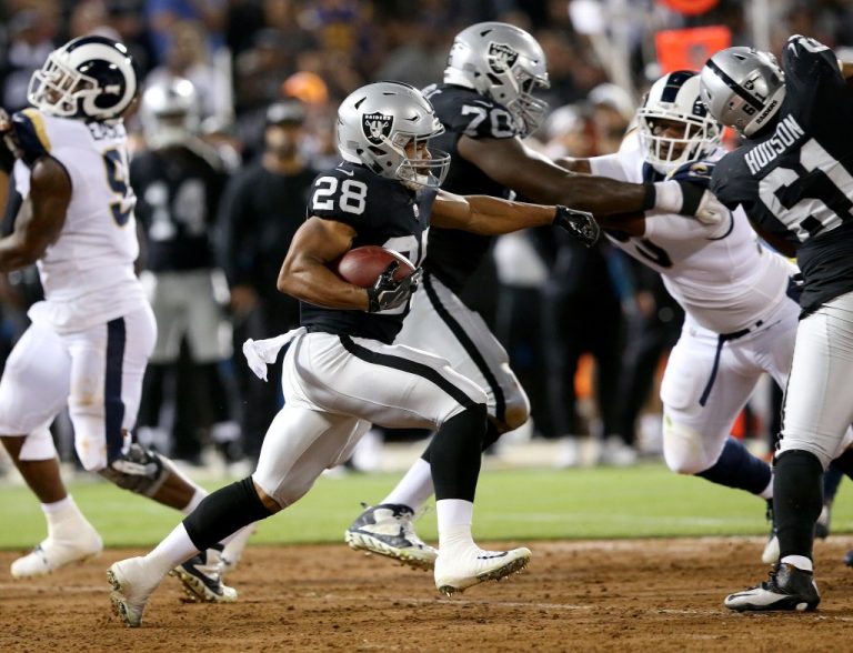 Family of former NFL running back Doug Martin sues Oakland, police officers, paramedics in October death