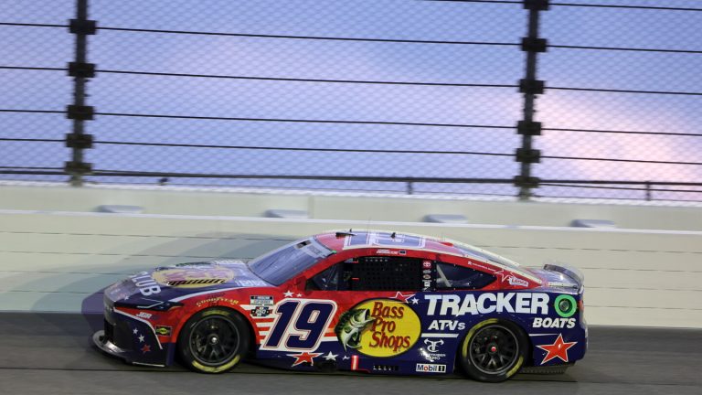 Briscoe holds off Bell in NASCAR’s return to Chicagoland Speedway