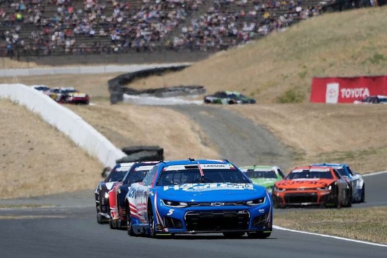 Larson sees a positive in Chicagoland track